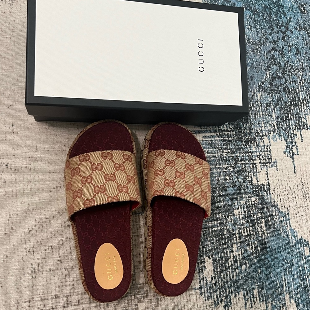 COPY- Gucci platform slides/mules. Comes with original box.